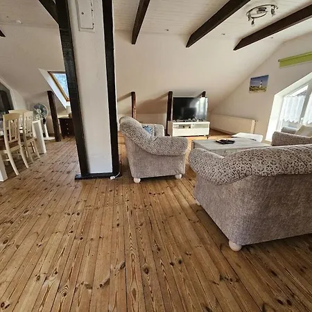 Holiday With 1 Bedroom *